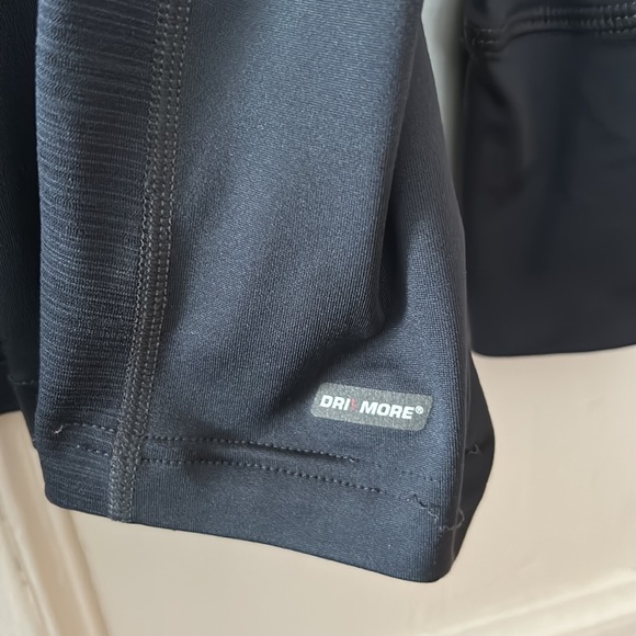 Danskin Now long sleeve performance Tee shirt . Charcoal grey color. Fitted XL. - Picture 3 of 9